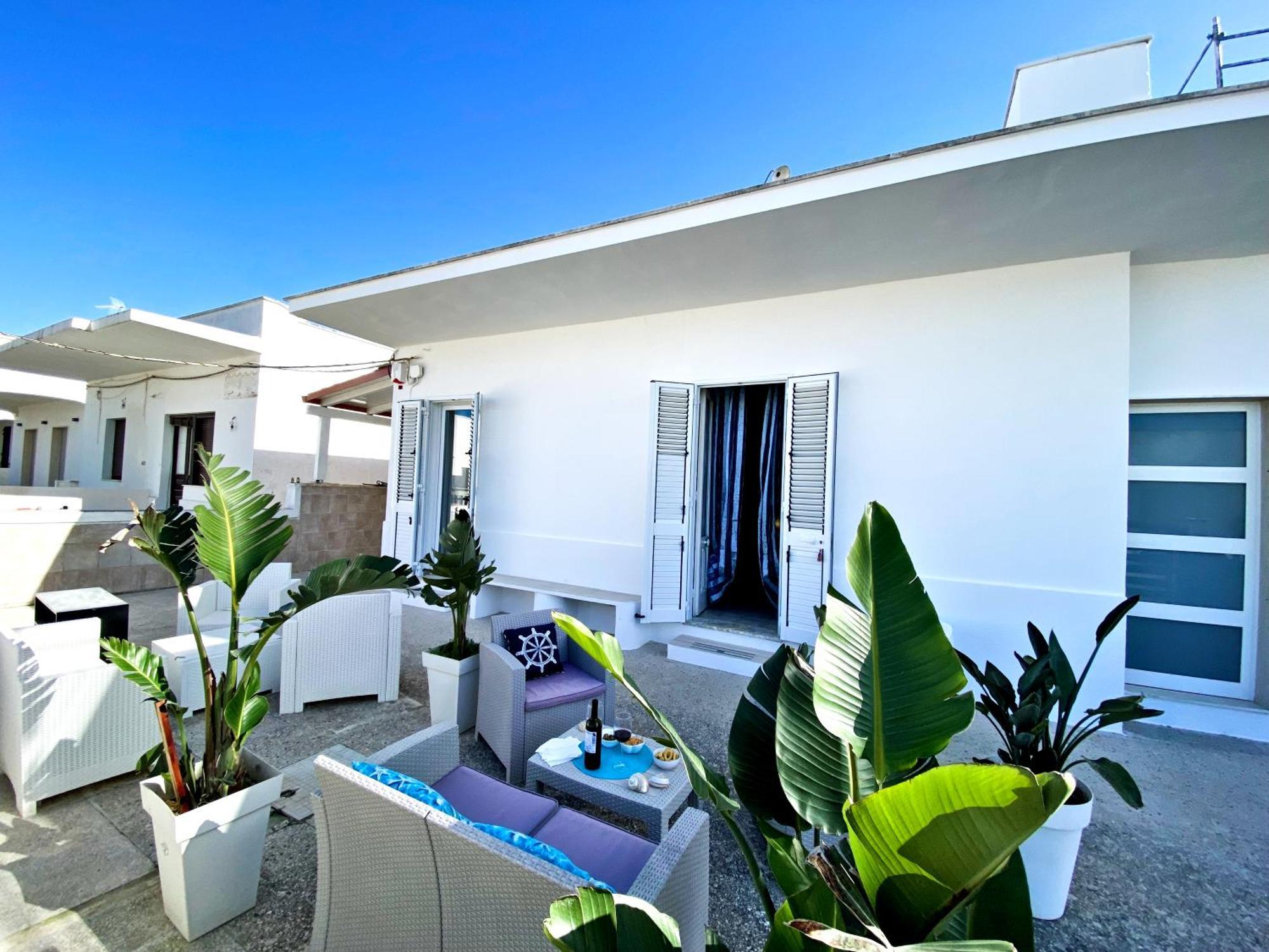 Aria Di Mare Mancaversa - Elegante Appartamento Marina di Mancaversa Kültér fotó